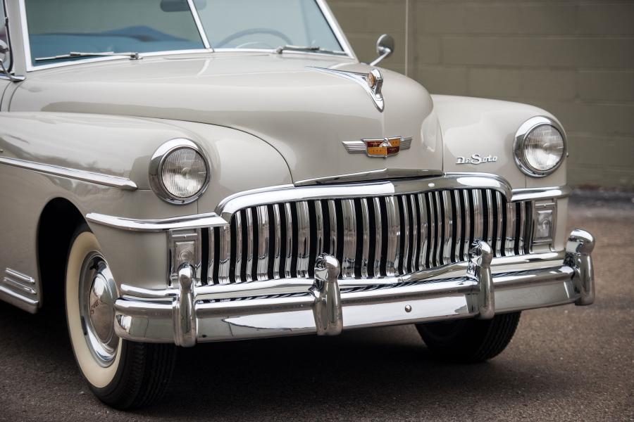 Детали экстерьера DeSoto Custom Convertible (S13-2) 1949 года  (фото 2 из 35)